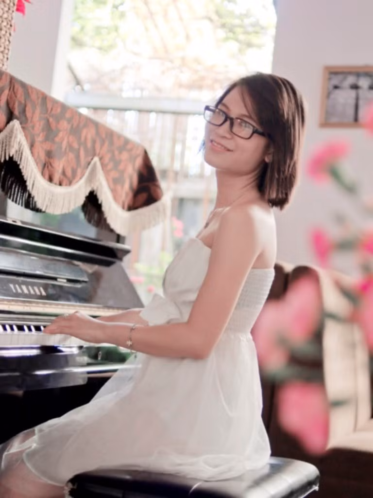 Ngọc Hà là người hoạt bát , tính cách mạnh mẽ , có xu hướng luôn thích mọi thứ hoàn hảo