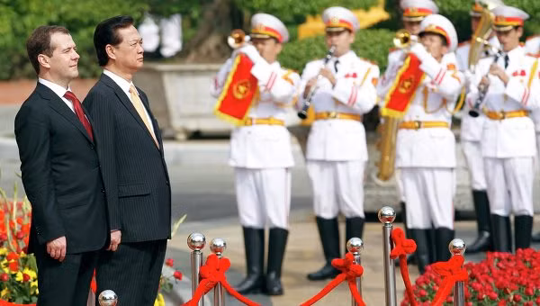 Thủ tướng Nga Medvedev và Thủ tướng Nguyễn Tấn Dũng.