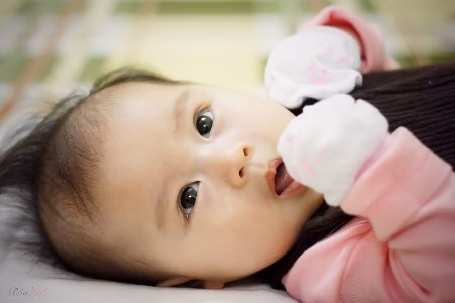Một cuộc thử nghiệm liên quan đến vấn đề này, trong đó, các nhà khoa học đã phát hiện thấy, những đứa trẻ còn trong bụng mẹ hoạt động rất mạnh khi mẹ nghe nhạc, nhất là những loại âm nhạc mà mẹ ưa thích. Một cuộc thử nghiệm liên quan đến vấn đề này, trong đó, các nhà khoa học đã phát hiện thấy, những đứa trẻ còn trong bụng mẹ hoạt động rất mạnh khi mẹ nghe nhạc, nhất là những loại âm nhạc mà mẹ ưa thích.