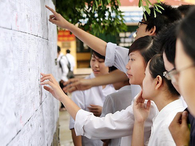 Theo thầy Nguyễn Xuân Khang, nên duy trì kỳ thi trung học phổ thông quốc gia trong 3 đến 5 năm tới (Ảnh minh họa: VTV) Theo thầy Nguyễn Xuân Khang, nên duy trì kỳ thi trung học phổ thông quốc gia trong 3 đến 5 năm tới (Ảnh minh họa: VTV)