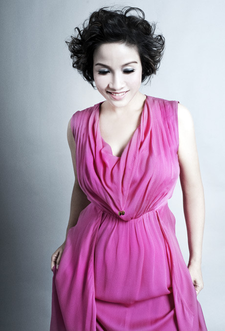 Mỹ Linh cho biết bản thân chị đã từng hát ở một vài đám cưới người thân trong gia đình hoặc bạn thân.