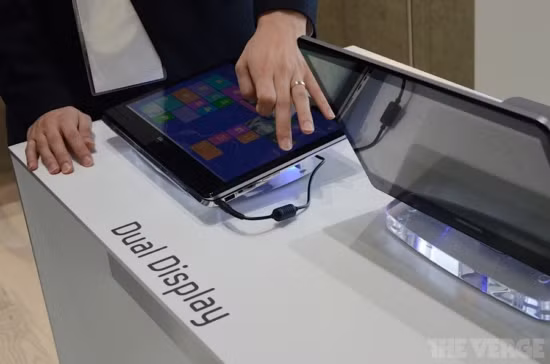 Khi gập lại, laptop trở thành máy tính bảng.