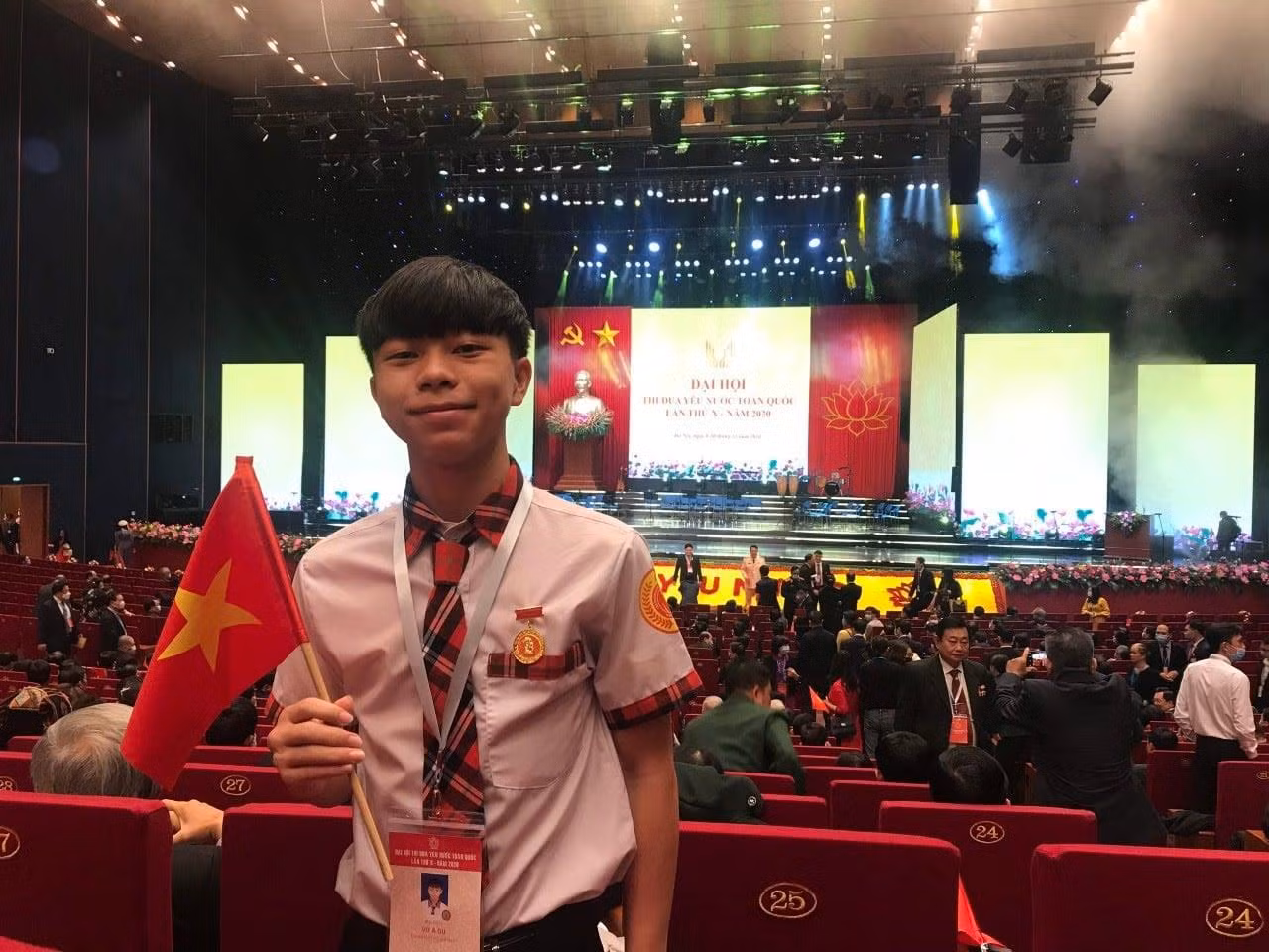 Vừ A Du là đại biểu chính thức tham dự Đại hội Thi đua yêu nước toàn quốc vào cuối năm 2020 (ảnh: NTCC)