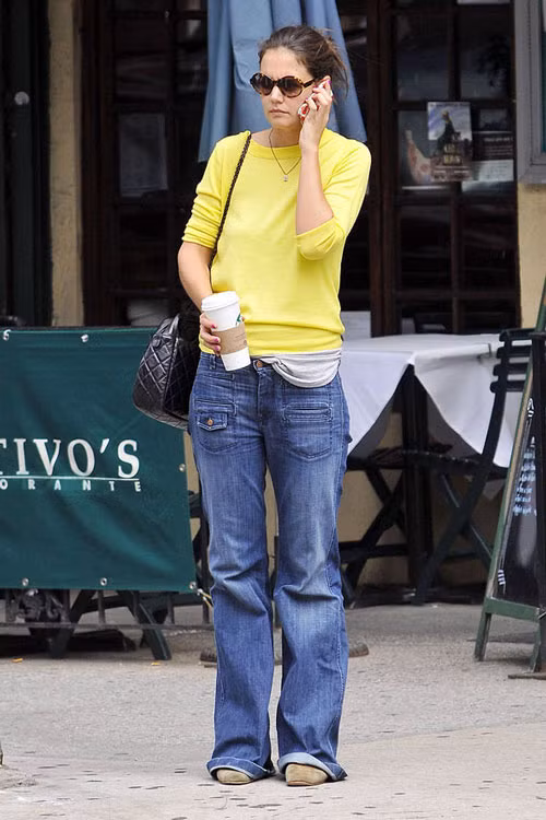 Katie Holmes thoải mái với trang phục theo phong cách riêng của cô