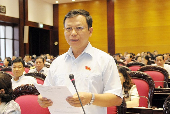 Đại biểu Bùi Mạnh Hùng: Tình trạng thụ lý án kéo dài đang gây bức xúc trong nhân dân, dẫn tới khiếu kiện vượt cấp. Đại biểu Bùi Mạnh Hùng: Tình trạng thụ lý án kéo dài đang gây bức xúc trong nhân dân, dẫn tới khiếu kiện vượt cấp.