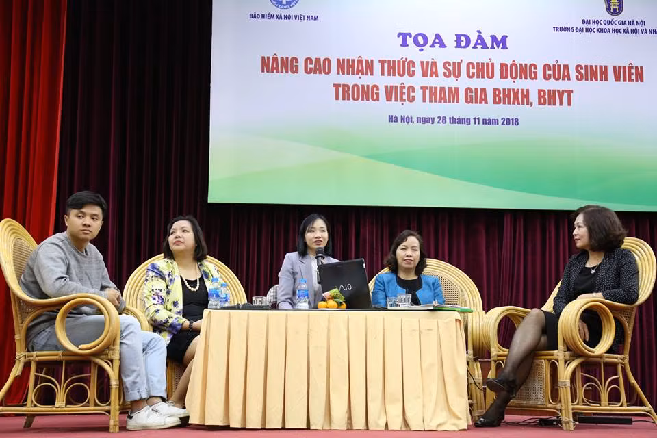 Bảo hiểm xã hội Việt Nam thường xuyên phối hợp với các trường đại học tổ chức các tọa đàm về Bảo hiểm y tế.