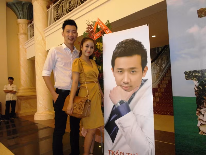 Vợ chồng Ốc Thanh Vân đến chia vui cùng Trấn Thành.