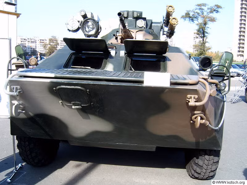 Xe bọc thép mang Aktives Schutzsystem.