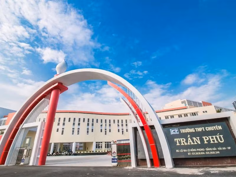 Các giáo viên hợp đồng làm chuyên môn nghiệp vụ tại Trường Trung học phổ thông chuyên Trần Phú sẽ bị chấm dứt hợp đồng từ 1/6 (Ảnh: LT) Các giáo viên hợp đồng làm chuyên môn nghiệp vụ tại Trường Trung học phổ thông chuyên Trần Phú sẽ bị chấm dứt hợp đồng từ 1/6 (Ảnh: LT)