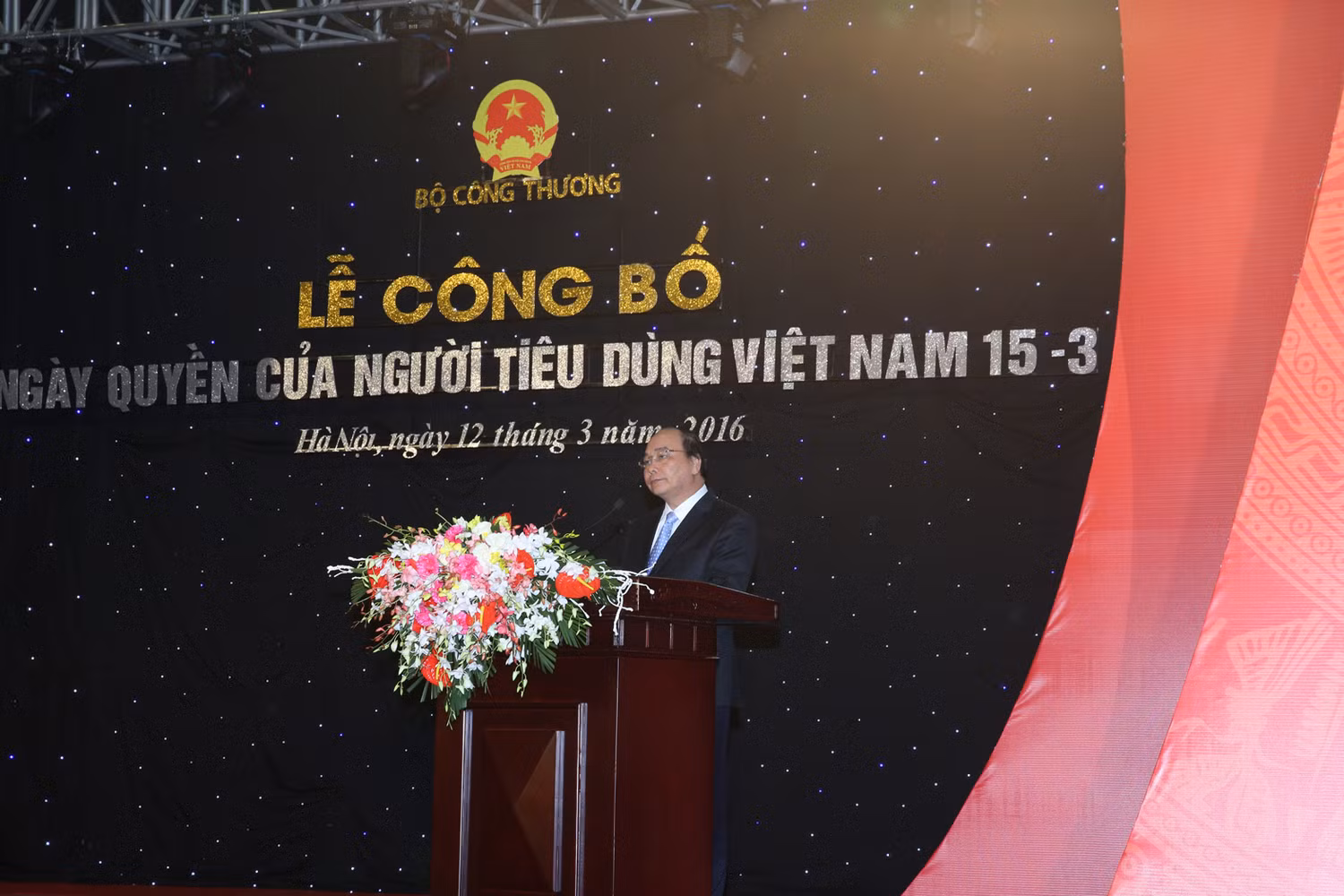 Phó Thủ tướng Nguyễn Xuân Phúc phát biểu tại Lễ Công bố Ngày Quyền lợi Người tiêu dùng.