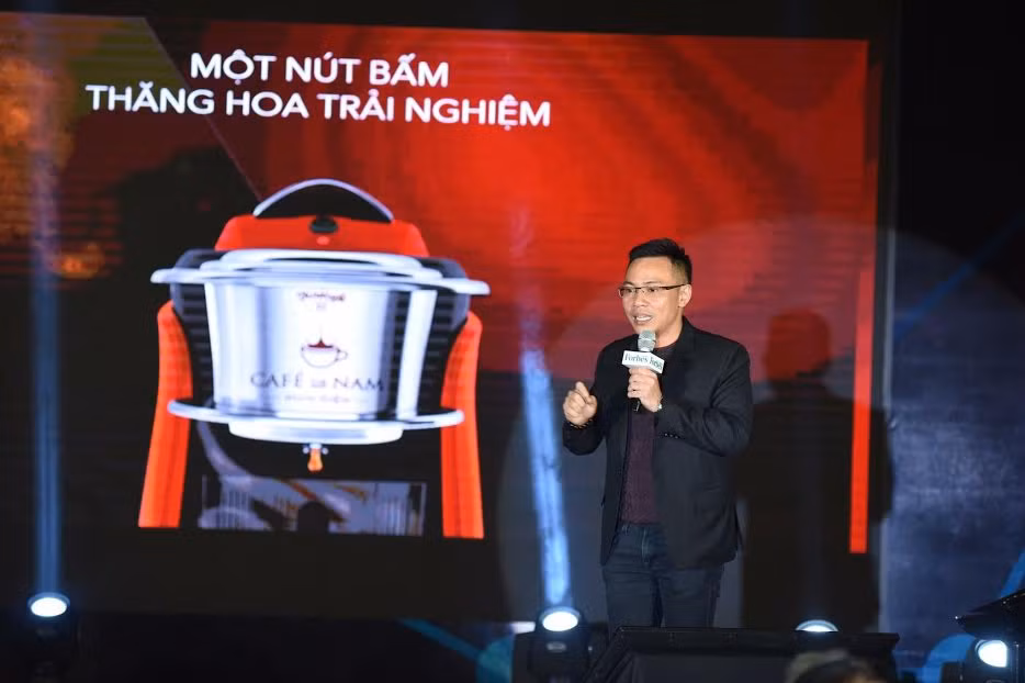 Phin Điện Café de Nam – minh chứng thực tế cho giấc mơ đưa cà phê Việt ra thế giới, với tên gọi VIETNAMO. Phin Điện Café de Nam – minh chứng thực tế cho giấc mơ đưa cà phê Việt ra thế giới, với tên gọi VIETNAMO.