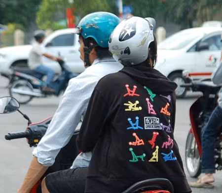 Chiếc áo kỳ quặc. Chiếc áo kỳ quặc.