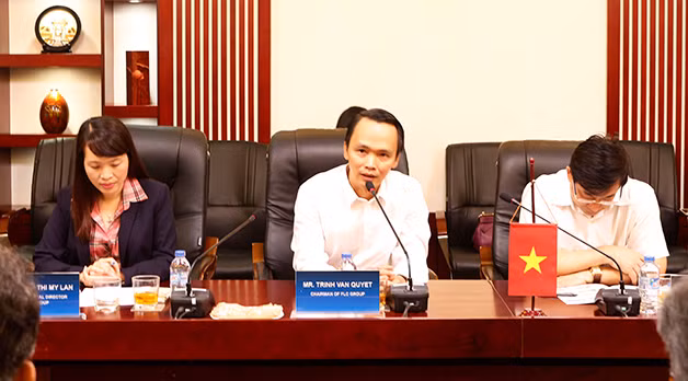 Ông Trịnh Văn Quyết, Chủ tịch FLC chủ trì buổi làm việc với Tập đoàn Seirei. Ông Trịnh Văn Quyết, Chủ tịch FLC chủ trì buổi làm việc với Tập đoàn Seirei.
