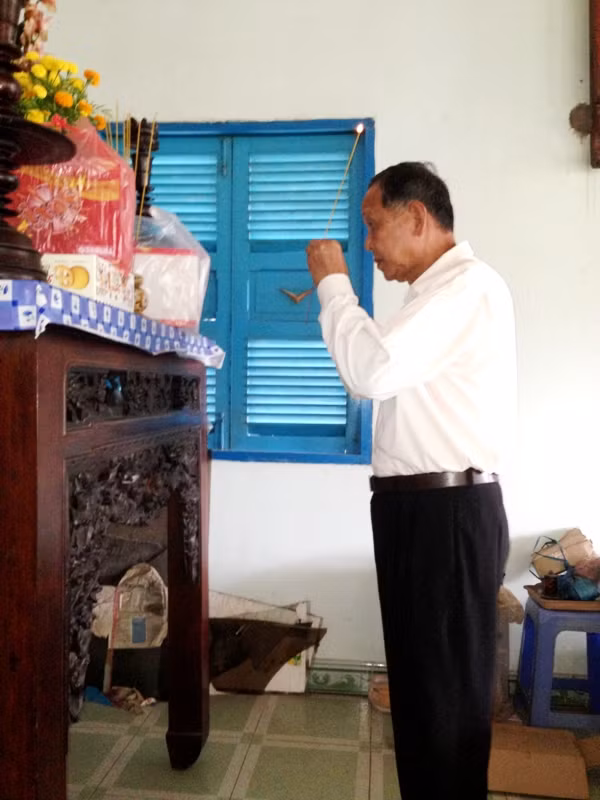 "Mong anh linh thiêng, phù hộ cho đất nước mình thịnh vượng, yên bình nghen anh…” "Mong anh linh thiêng, phù hộ cho đất nước mình thịnh vượng, yên bình nghen anh…”