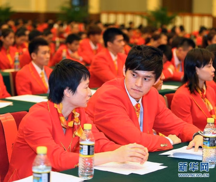 Chia sẻ cảm xúc trong lễ mừng công