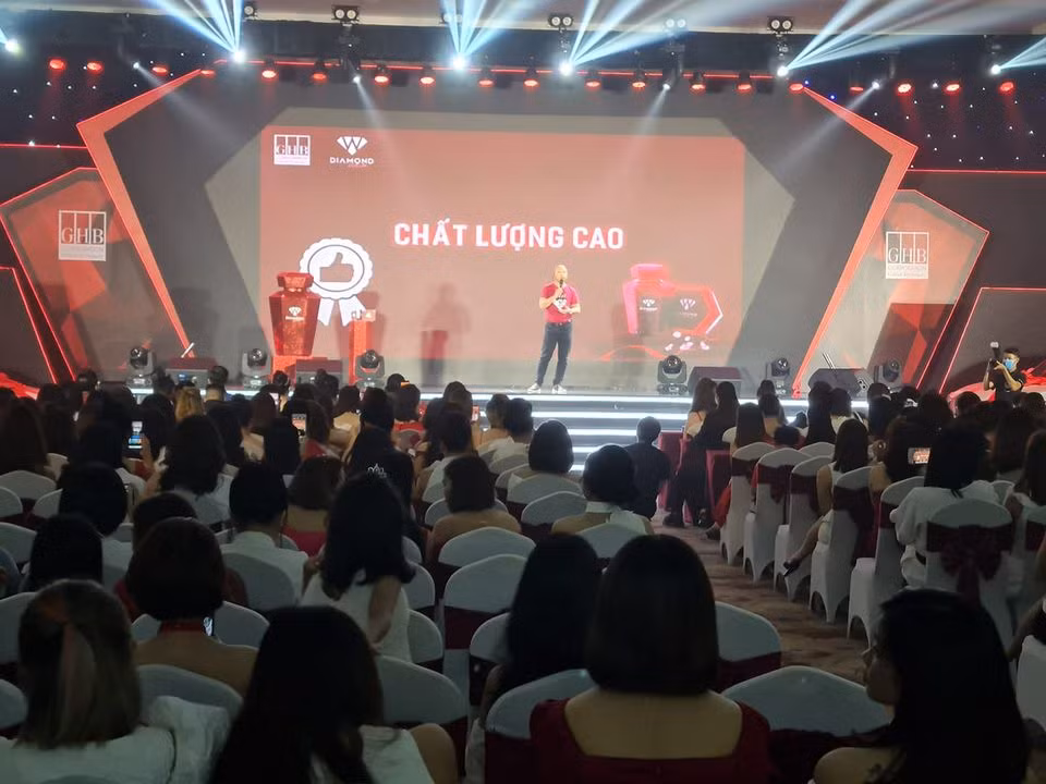 Buổi giới thiệu sản phẩm Diamon White tổ chức ở Thành phố Hồ Chí Minh ngày 17/10 (ảnh: P.L)