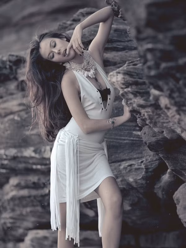 Trong bộ ảnh mới được thực hiện tại Sydney, Australia, người mẫu 14 tuổi toát lên vẻ sexy, hoang dại và đầy sức sống.