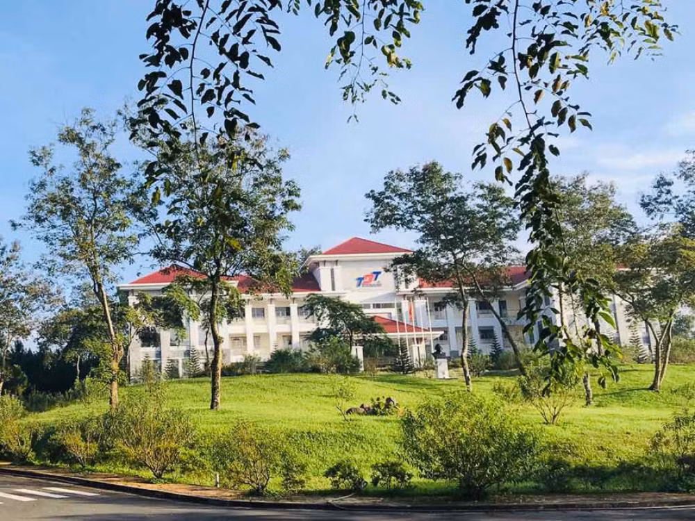 Một góc Trường đại học Tôn Đức Thắng, cơ sở Bảo Lộc, ảnh: tdtu.edu.vn.