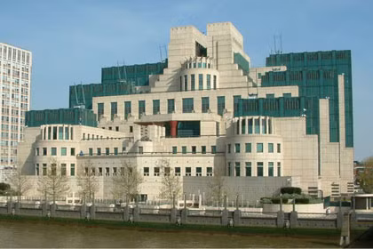 Trụ sở MI6 tại London. Trụ sở MI6 tại London.