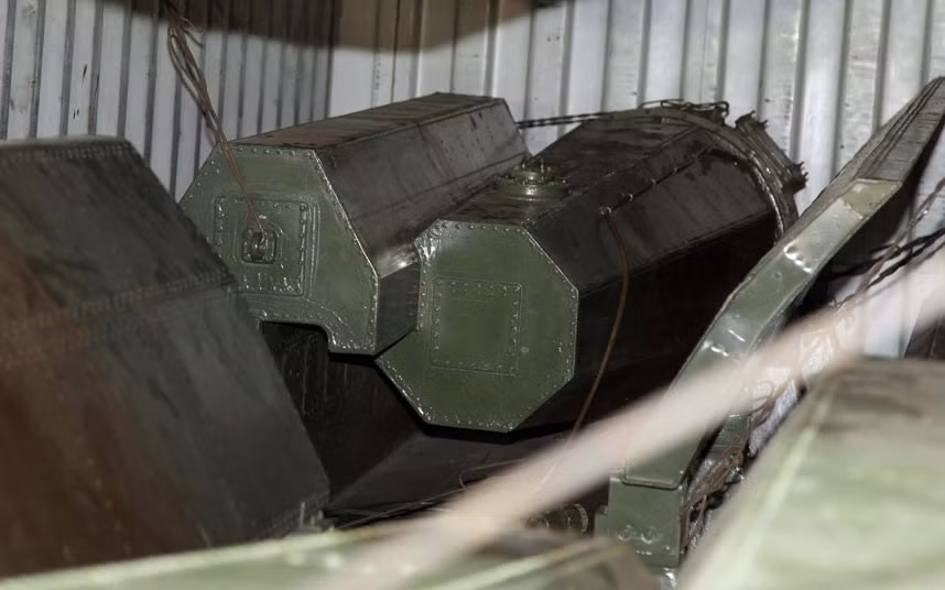 Các bộ phận tên lửa được chuyên gia xác định là hệ thống điều khiển radar do Liên Xô sản xuất của tên lửa đất đối không.