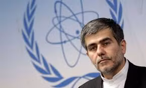 Fereydoun Abbasi cho biết Iran sẽ sớm lắp đặt 3.000 máy ly tâm tiên tiến nhằm thay thế các máy ly tâm đang sử dụng. Fereydoun Abbasi cho biết Iran sẽ sớm lắp đặt 3.000 máy ly tâm tiên tiến nhằm thay thế các máy ly tâm đang sử dụng.