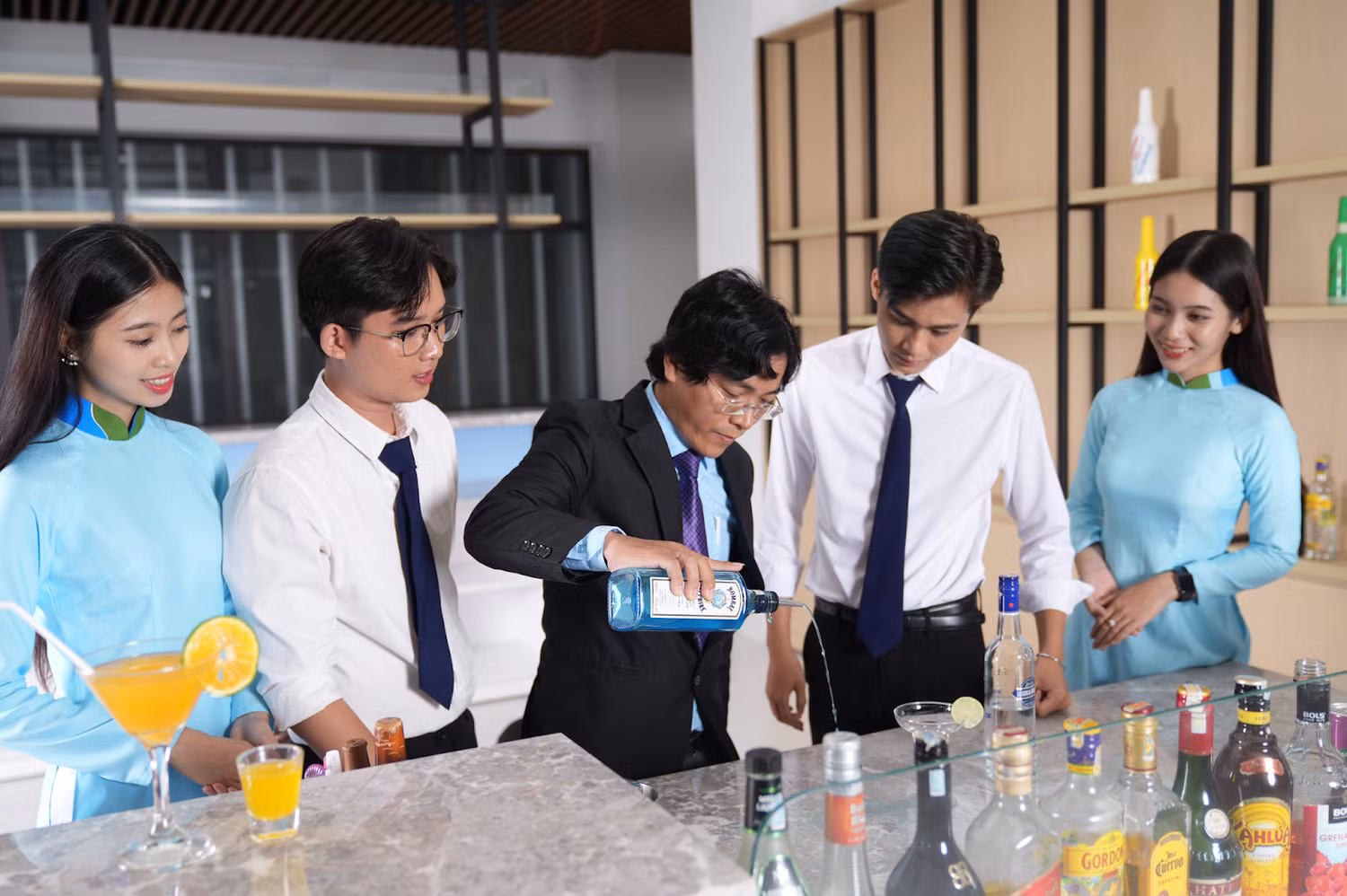 Hoạt động của sinh viên ngành Quản trị dịch vụ du lịch và lữ hành Trường Đại học Văn Hiến. Ảnh: NTCC