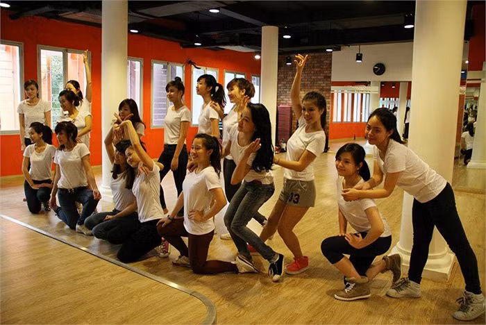 >> Ngôi sao Missteen Thảo My khiến cộng đồng mạng "nổi sóng" >> MISS CUXI VIỆT HUÊ KHOE DÁNG XINH >> Hotgirl Linh Hàn gợi cảm đón mùa đông về >> Nữ sinh Học viện Hành chính hóa thân thành thôn nữ xinh đẹp >> HOA KHÔI SINH VIÊN YÊU KIỀU BÊN "NGỰA SẮT" >> Vẻ đẹp căng tràn của Hoa khôi Missteen Diễm Trang >>Những mỹ nhân từng học tại trường "nhà giàu" RMIT >>Miss ĐH Sư phạm Hà Nội diện áo dài cực xinh >> Phát sốt vì 4 nữ giáo viên xinh đẹp >>Midu, Hà Min, Linh Hàn đọ dáng "nóng bỏng"