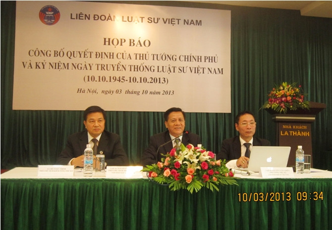 LS,TS Đỗ Ngọc Thịnh và một số lãnh đạo LĐLSVN tại cuộc họp báo. LS,TS Đỗ Ngọc Thịnh và một số lãnh đạo LĐLSVN tại cuộc họp báo.