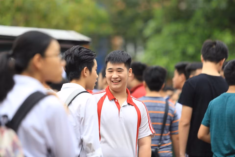 Ngày 6/6, Trường trung học phổ thông Chuyên Sư phạm Hà Nội công bố điểm trúng tuyển vào lớp 10 năm học 2019-2020. (Ảnh minh họa: Linh Hương) Ngày 6/6, Trường trung học phổ thông Chuyên Sư phạm Hà Nội công bố điểm trúng tuyển vào lớp 10 năm học 2019-2020. (Ảnh minh họa: Linh Hương)