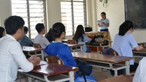 Việc kiểm tra 1 tiết bằng đề chung được nhiều trường triển khai công phu như kiểm tra giữa kỳ. Ảnh: AP Việc kiểm tra 1 tiết bằng đề chung được nhiều trường triển khai công phu như kiểm tra giữa kỳ. Ảnh: AP