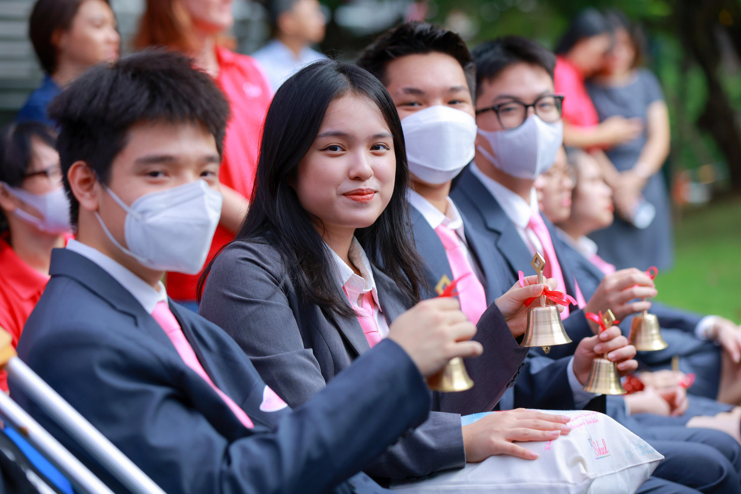 Tiếng chuông ngân đón các em học sinh, hình ảnh đặc trưng tại TH School.
