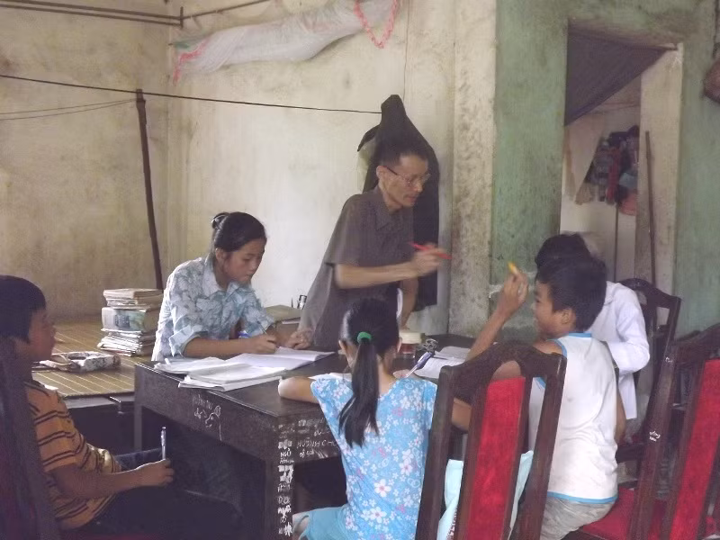 Những thành công của các cháu nhỏ trên đường đời là niềm khích lệ lớn lao, là niềm vui, niềm hạnh phúc vô bờ đối với tôi thầy Hà Văn Đồng (ảnh Minh Thông)