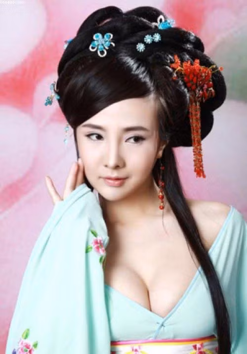 Gan Lu Lu cũng bon chen khoe thân trên phim trường Gan Lu Lu cũng bon chen khoe thân trên phim trường