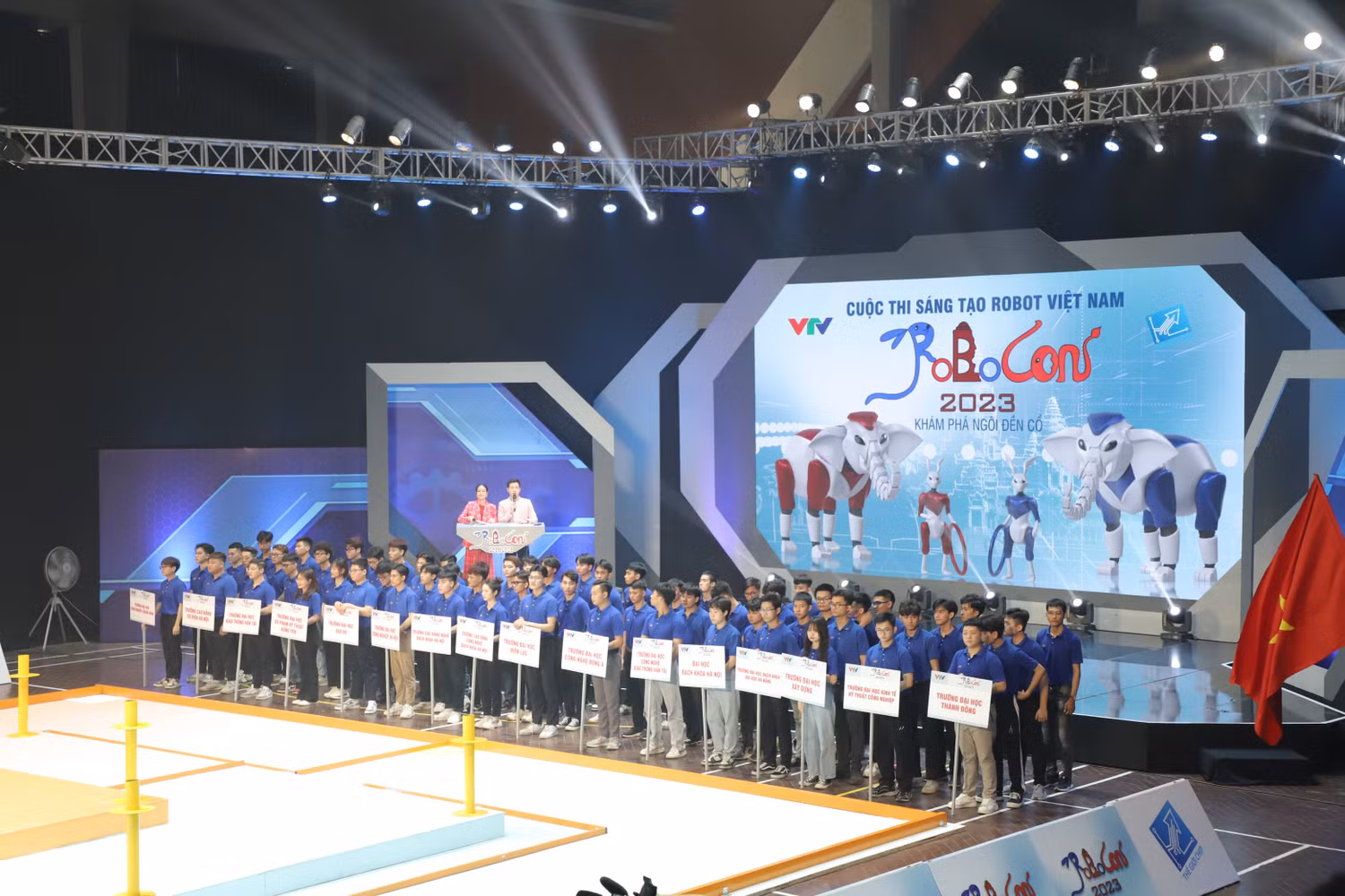 Trường Đại học Sư phạm Kỹ thuật Hưng Yên tham gia cuộc thi sáng tạo Robocon năm 2023. Ảnh: Website nhà trường.