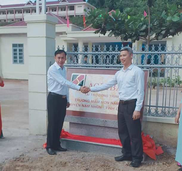 Trường mới đã được bàn giao
