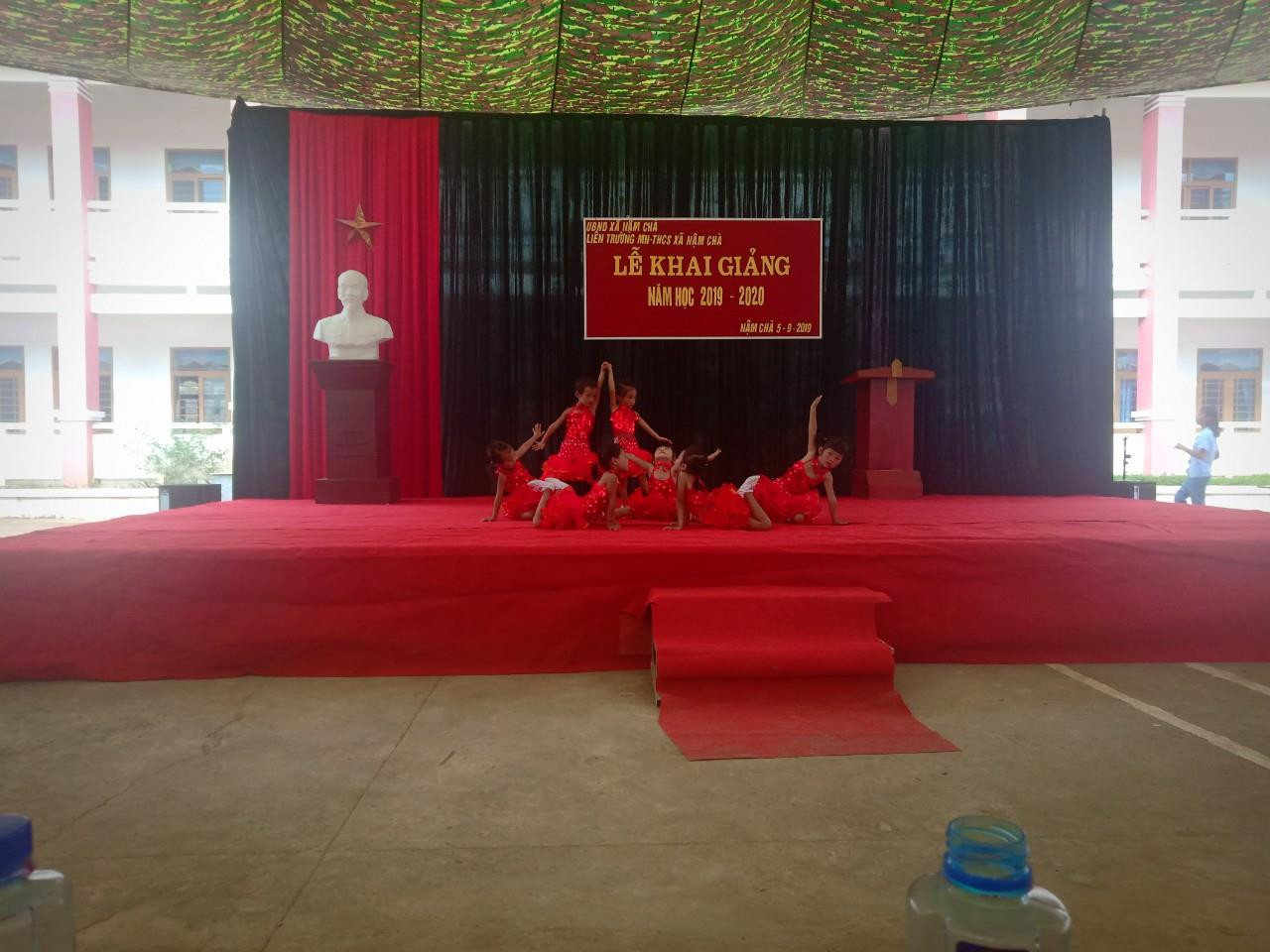 Năm học này ở Nậm Chà vui hơn vì có trường mới