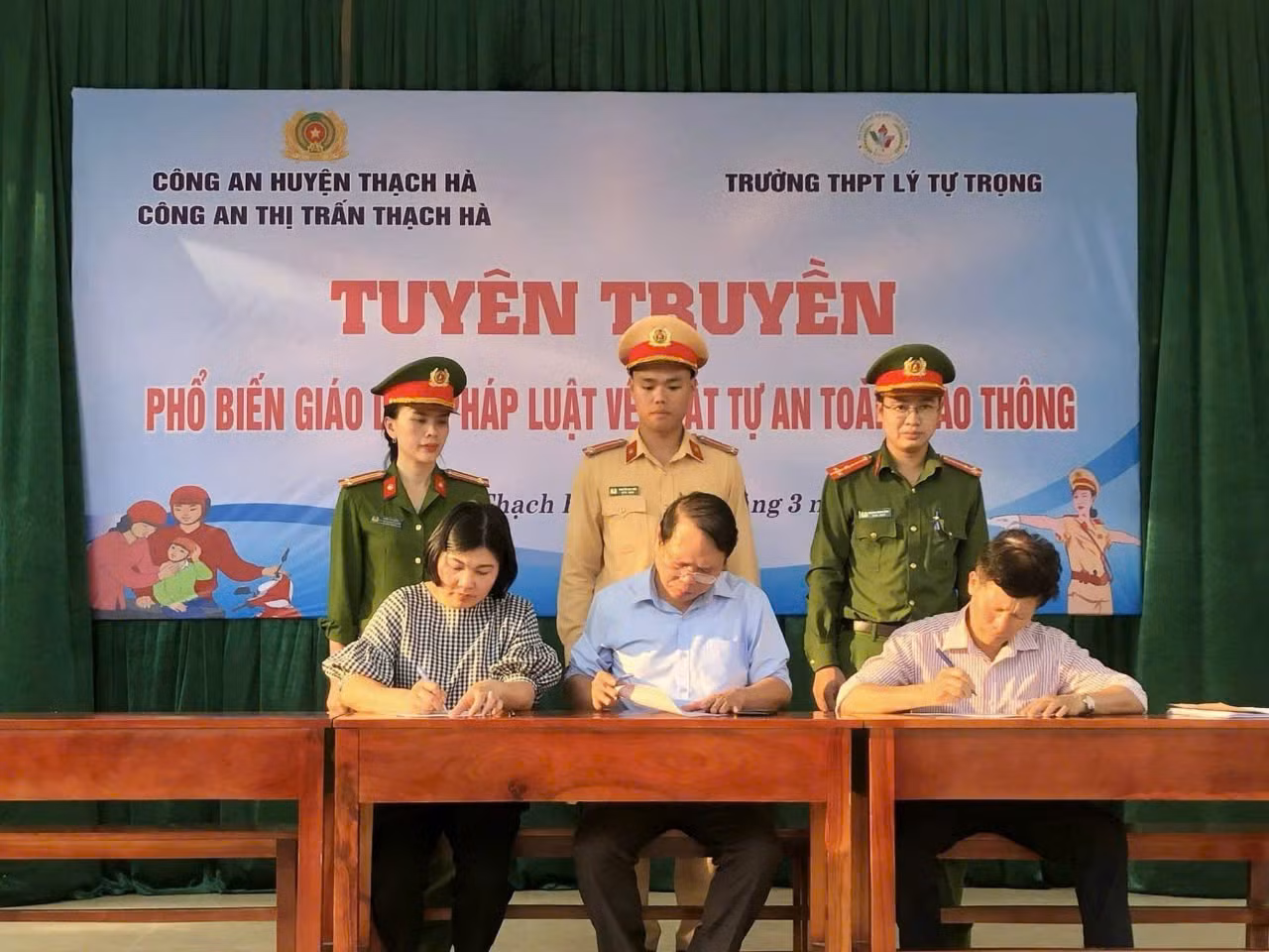 tan-hieu-truong.jpg