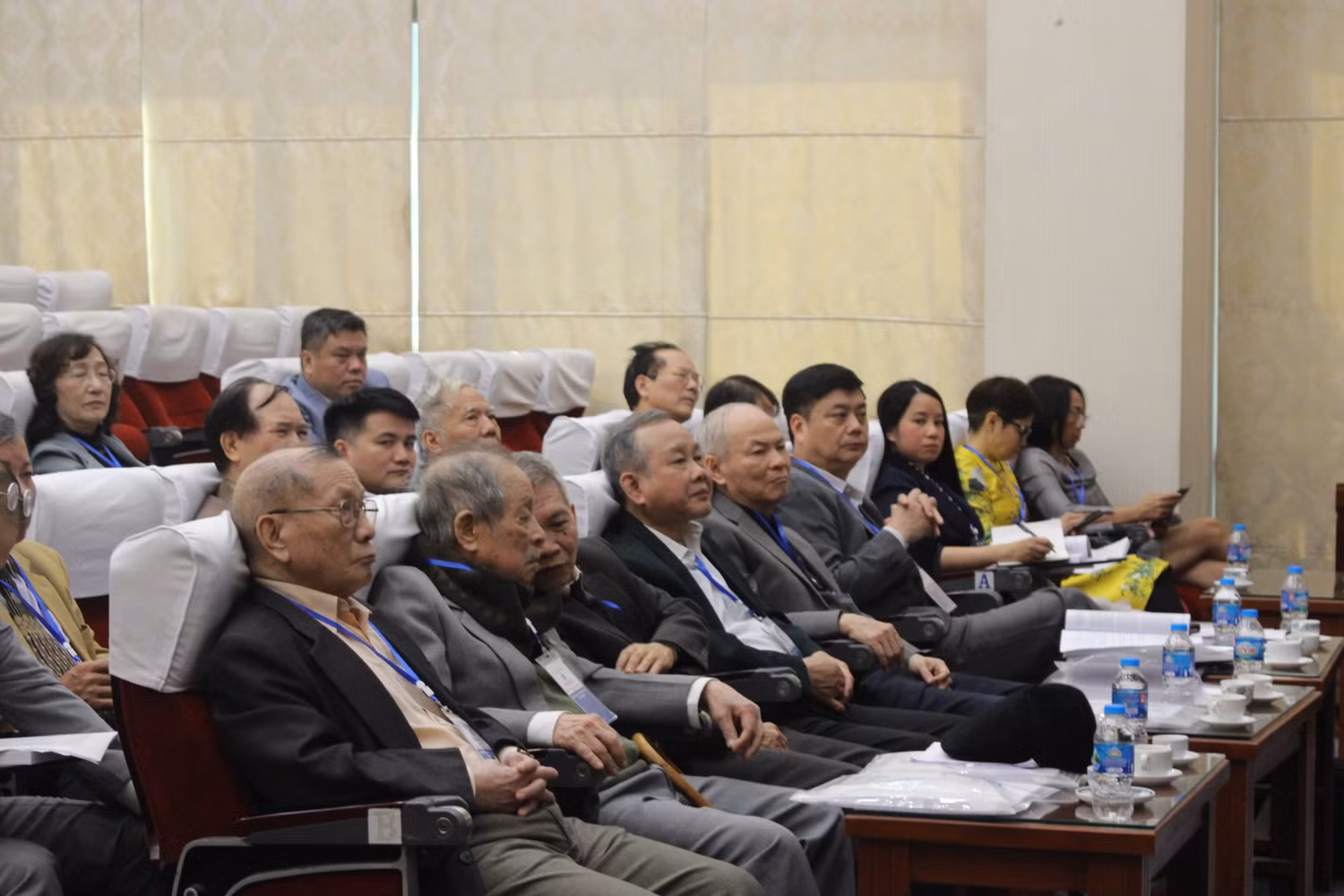 Các đại biểu tham dự Hội thảo. Ảnh nhà trường cung cấp.