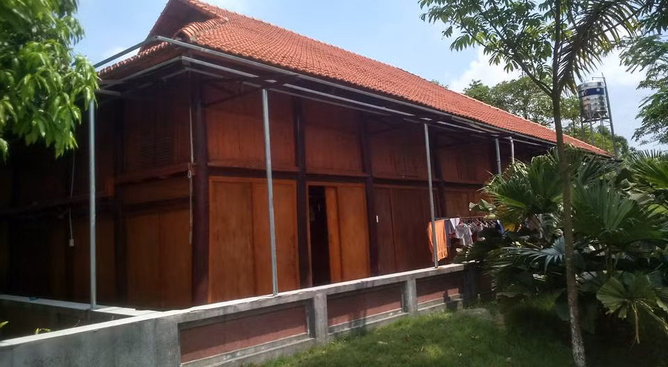 Dự án Cánh buồm xanh của gia đình ông Lý Duy Thanh bị chính quyền phát hiện có: 5 công trình xây dựng vượt diện tích 1.126,71m2 so với nội dung được phê duyệt, 10 công trình xây dựng không có trong nội dung được phê duyệt, diện tích 1.537,88m2... Ảnh: Hải Ninh Dự án Cánh buồm xanh của gia đình ông Lý Duy Thanh bị chính quyền phát hiện có: 5 công trình xây dựng vượt diện tích 1.126,71m2 so với nội dung được phê duyệt, 10 công trình xây dựng không có trong nội dung được phê duyệt, diện tích 1.537,88m2... Ảnh: Hải Ninh