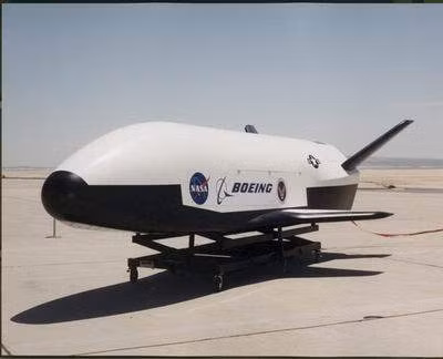 Máy bay không gian không người lái X-37B Không quân Mỹ Máy bay không gian không người lái X-37B Không quân Mỹ