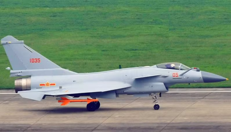 Máy bay chiến đấu J-10B do Trung Quốc sản xuất Máy bay chiến đấu J-10B do Trung Quốc sản xuất