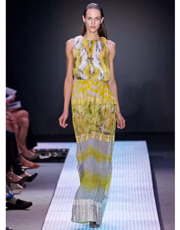 Mẫu thiết kế của hãng Giambattista Valli Xuân 2012