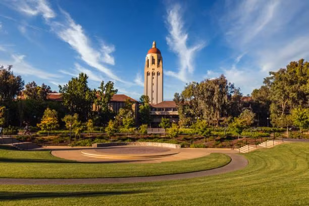 Khuôn viên trường Đại học Stanford. Ảnh: iStock.