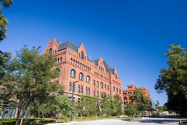 Đại học Chicago xếp hạng thứ 5 trong số các trường tốt nhất tại Mỹ. Ảnh: iStock.