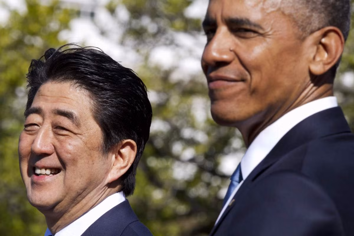 Thủ tướng Nhật Bản Shinzo Abe và Tổng thống Mỹ Barack Obama. Thủ tướng Nhật Bản Shinzo Abe và Tổng thống Mỹ Barack Obama.