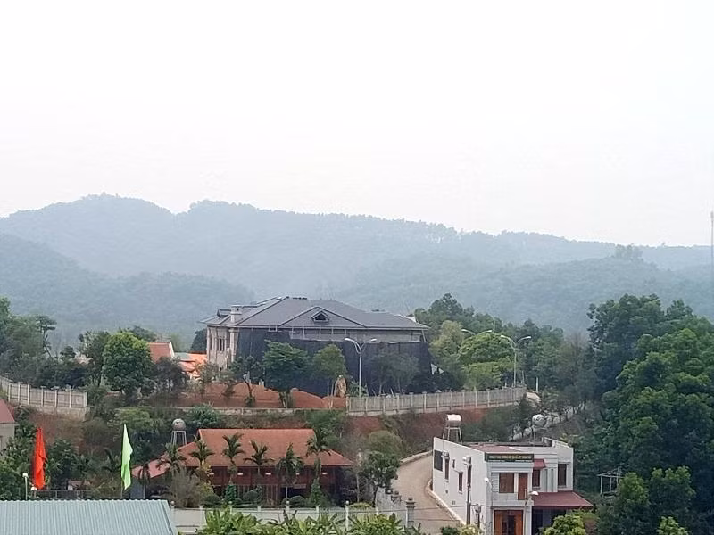 Công trình tiền tỷ đồ sộ rộng hàng nghìn m2 đang được xây dựng và dần đi vào hoàn thiện (ảnh Minh Thệ)