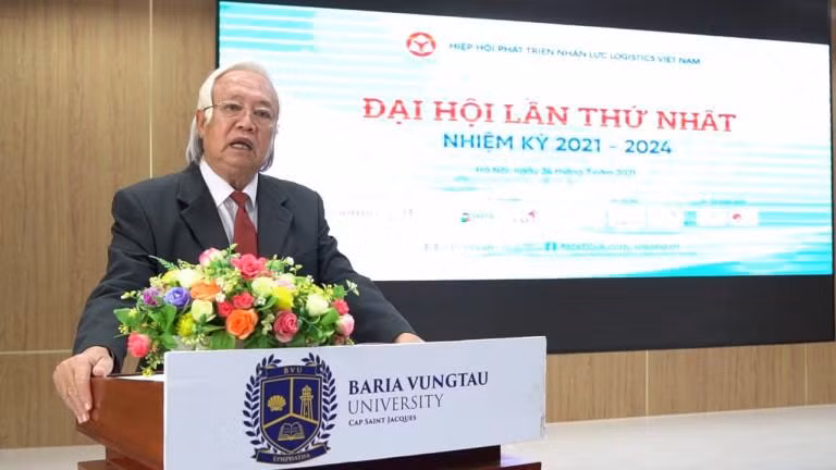 Tiến sĩ Mai Xuân Thiệu, Trưởng khoa Kinh tế biển – Logistics, Trường Đại học Bà Rịa - Vũng Tàu.