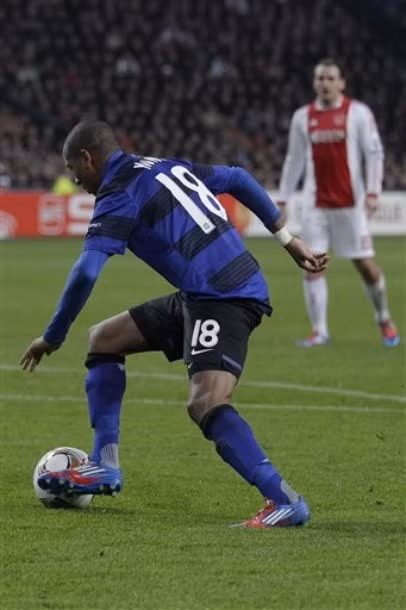 Pha xử lý dẫn tới bàn thắng mở tỷ số của Ashley Young Pha xử lý dẫn tới bàn thắng mở tỷ số của Ashley Young