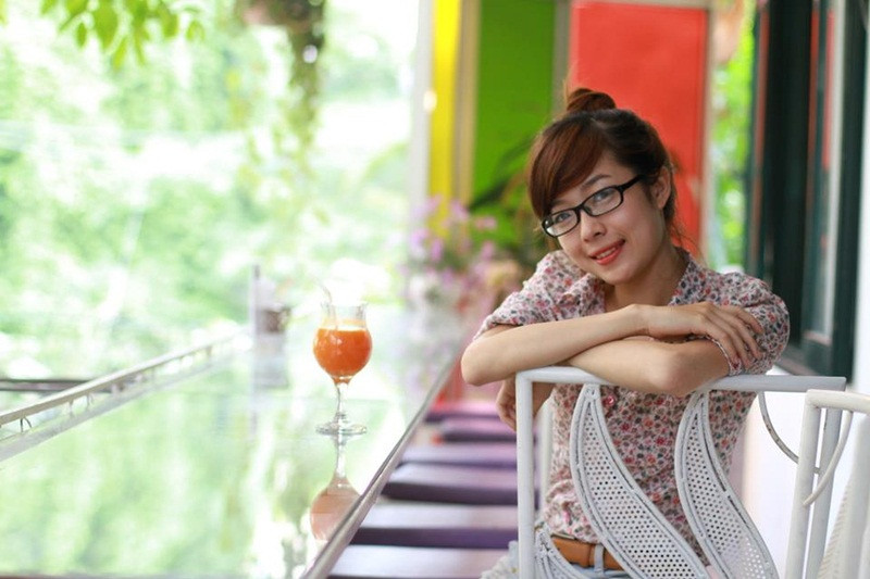Cô nàng có nick name "Búp bê tủ kính" này không chỉ dành giải Á khôi 1 trong chương trình press beauty mà đồng thời còn giành giải thí sinh được bình chọn nhiều nhất trên mạng xã hội tamtay.vn