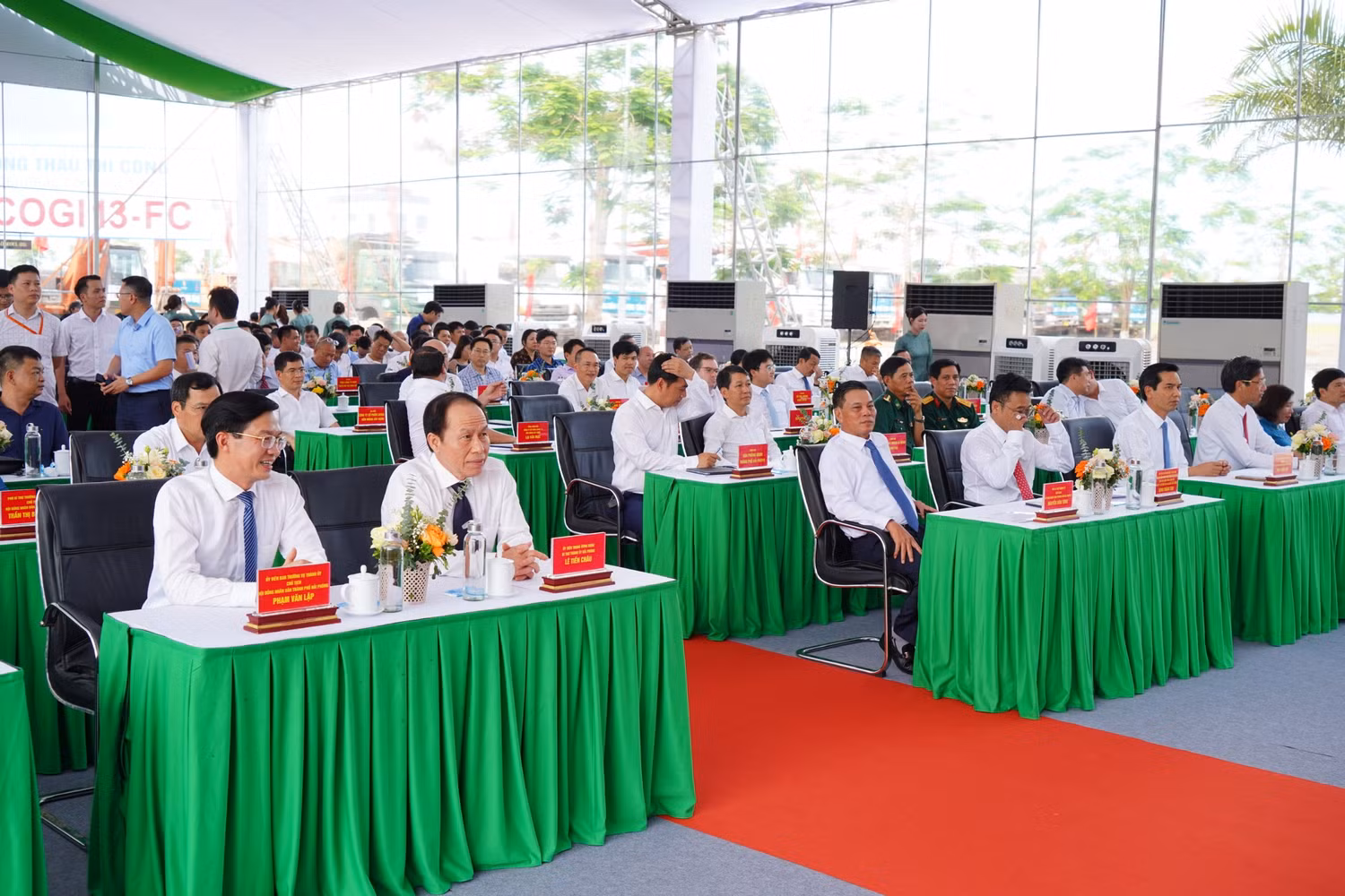Các đại biểu tham dự lễ khởi công (Ảnh: CTV) Các đại biểu tham dự lễ khởi công (Ảnh: CTV)